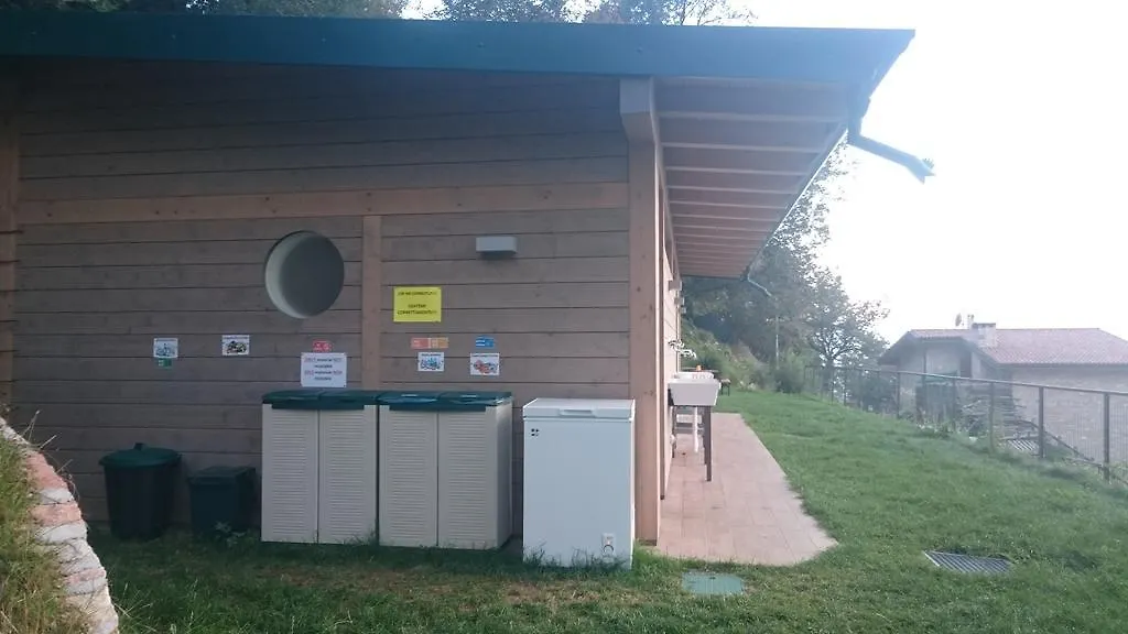 Agricampeggio Terra Di Mezzo Hotel Brenzone sul Garda Campsite