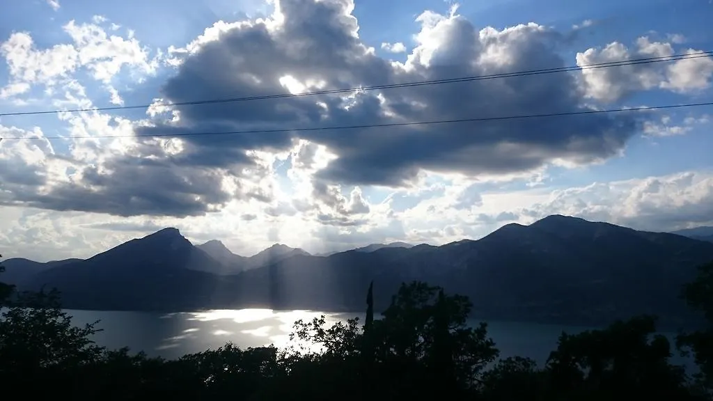 Agricampeggio Terra Di Mezzo Hotel Brenzone sul Garda