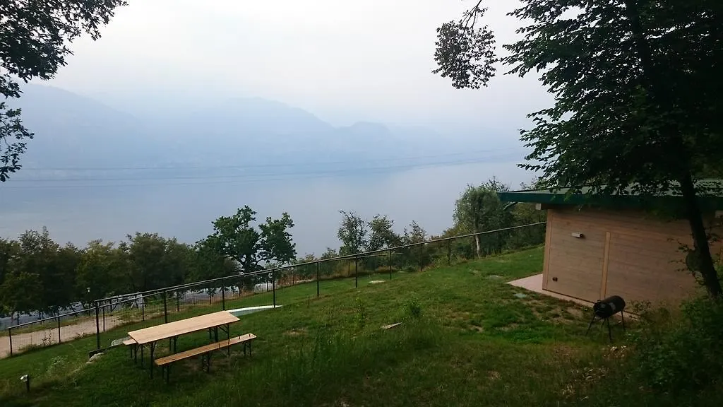 Agricampeggio Terra Di Mezzo Hotel Brenzone sul Garda Campsite